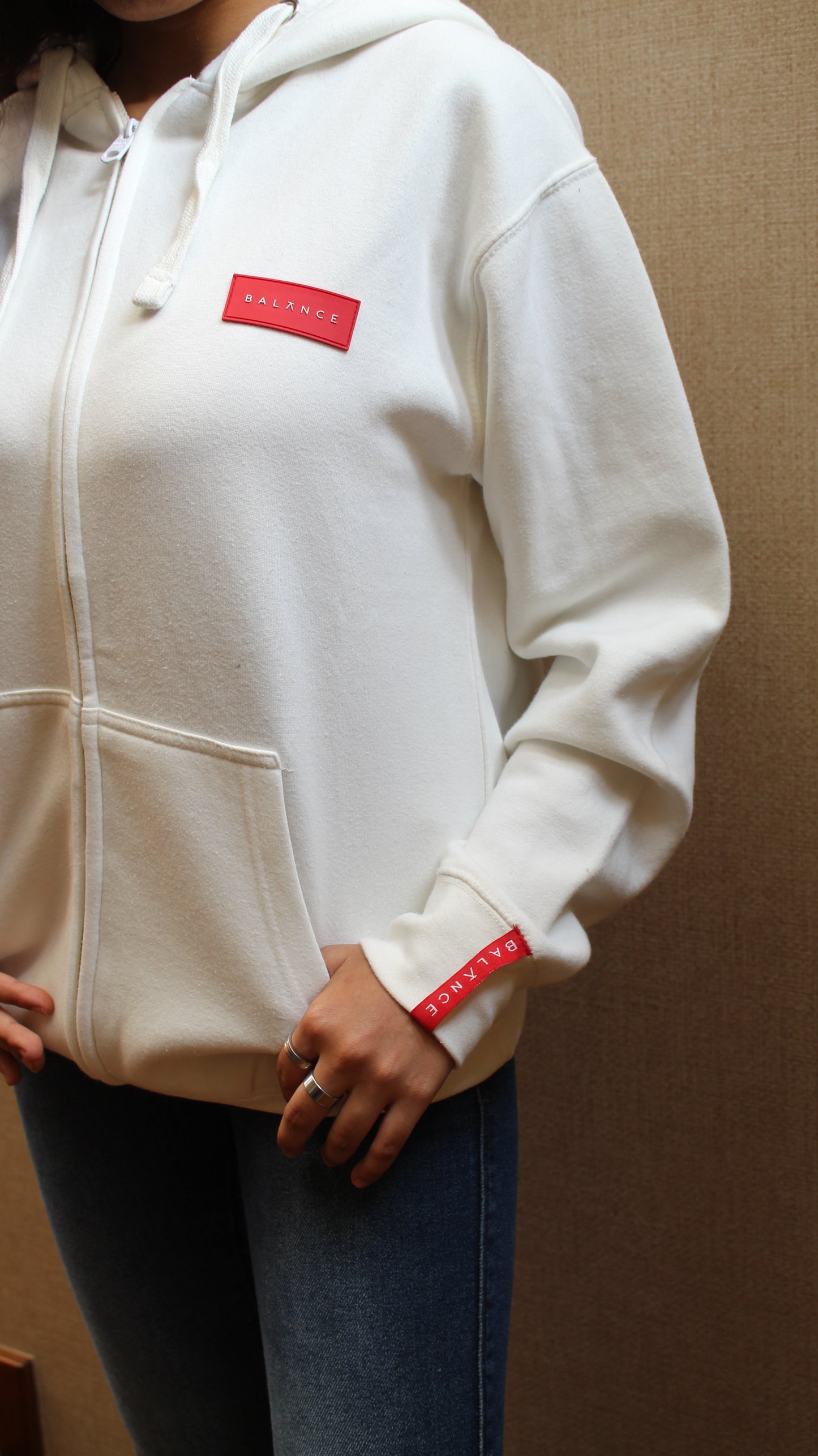 Red Label Zipper - White